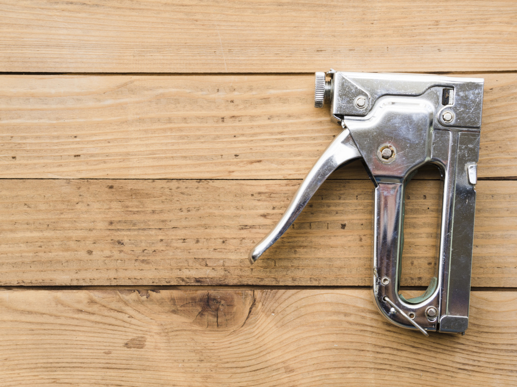 steel-staple-gun-table.jpg steel-staple-gun-table.jpg